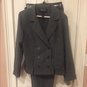 Dressy and comfy pant suit!